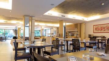 Petit déjeuner buffet compris tous les jours