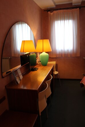 Doppel- oder Zweibettzimmer