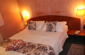 Double or Twin Room | Minibar, in-room safe, free cribs/infant beds, WiFi - Hotel Albergo Doge (Venice)
