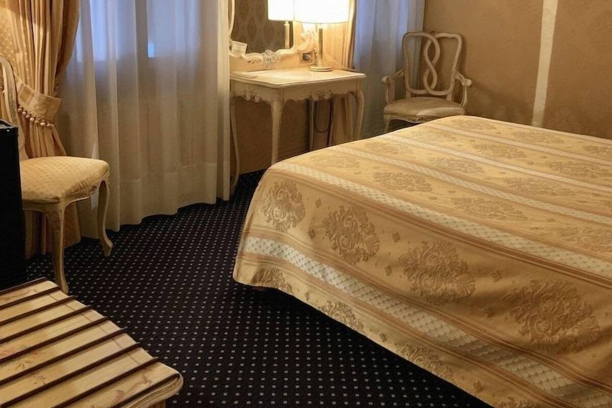Down comforters, minibar, in-room safe, laptop workspace
