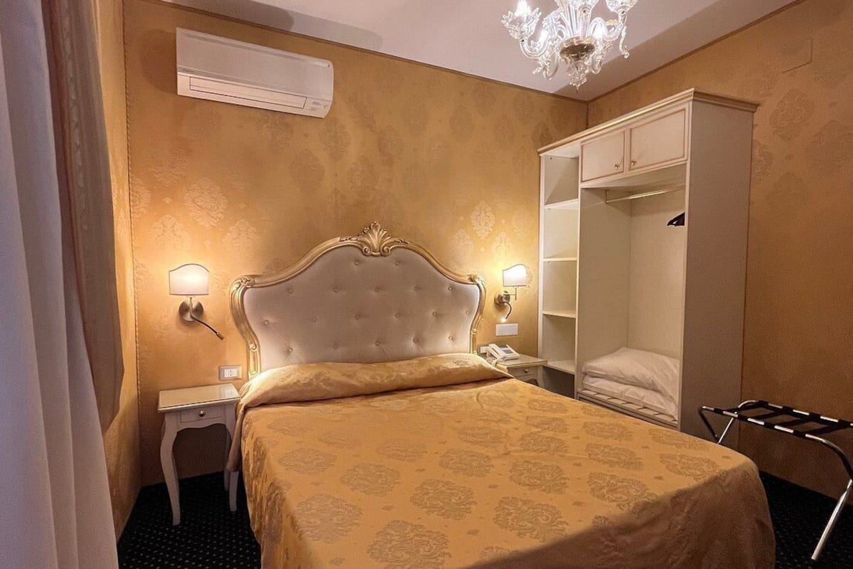 Down comforters, minibar, in-room safe, laptop workspace