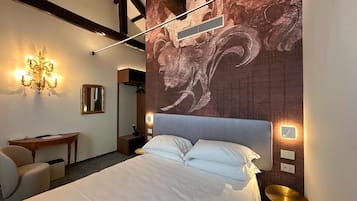 Deluxe Double or Twin Room | In-room safe, blackout curtains, free WiFi