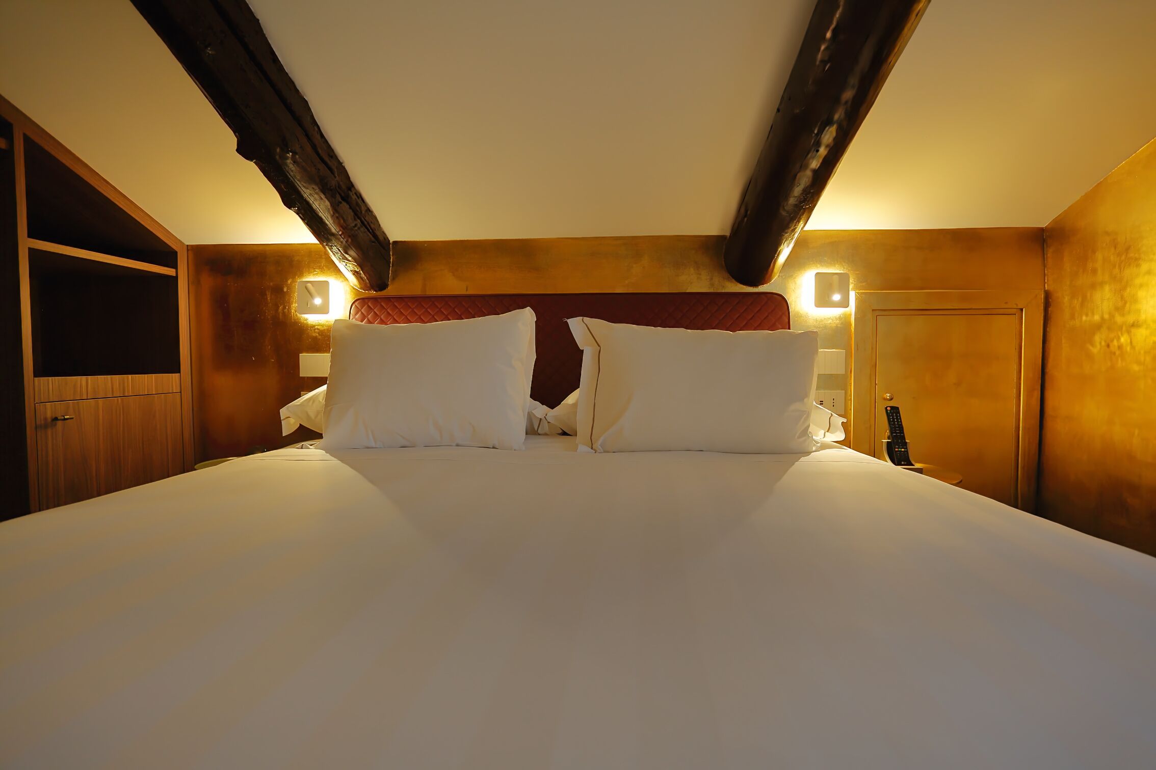 romantic room, tower | 1 bedroom, in-room safe, blackout curtains, free wifi