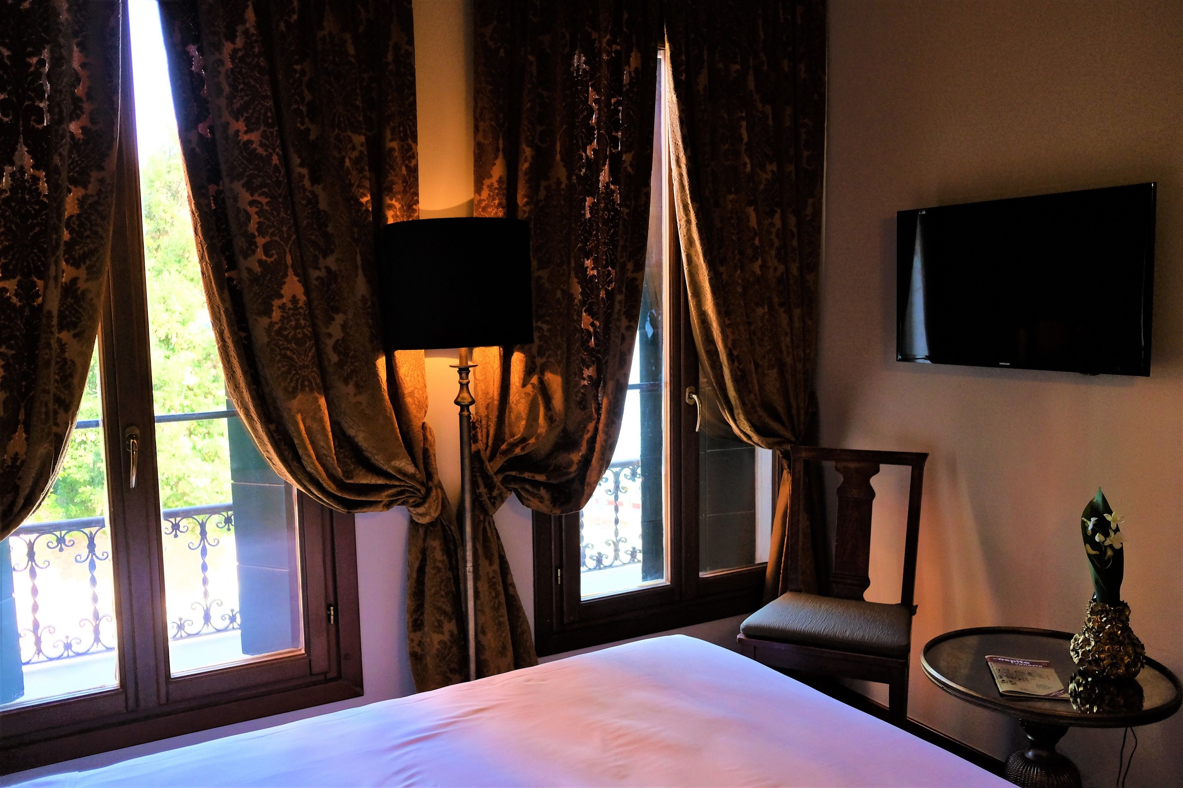 1 bedroom, down duvets, minibar, in-room safe