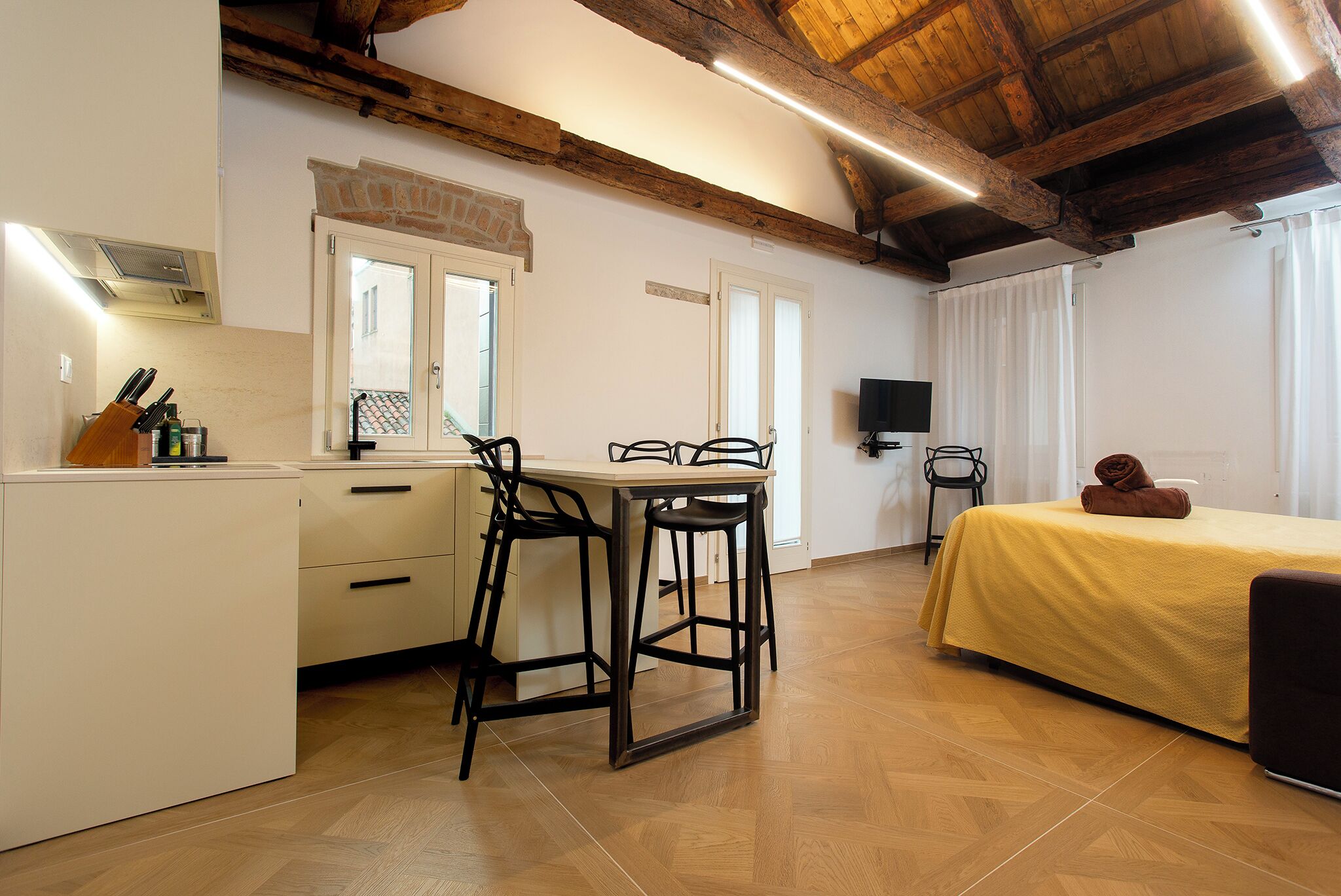 loft, terrace, annex building | 2 bedrooms, in-room safe, desk, free wifi