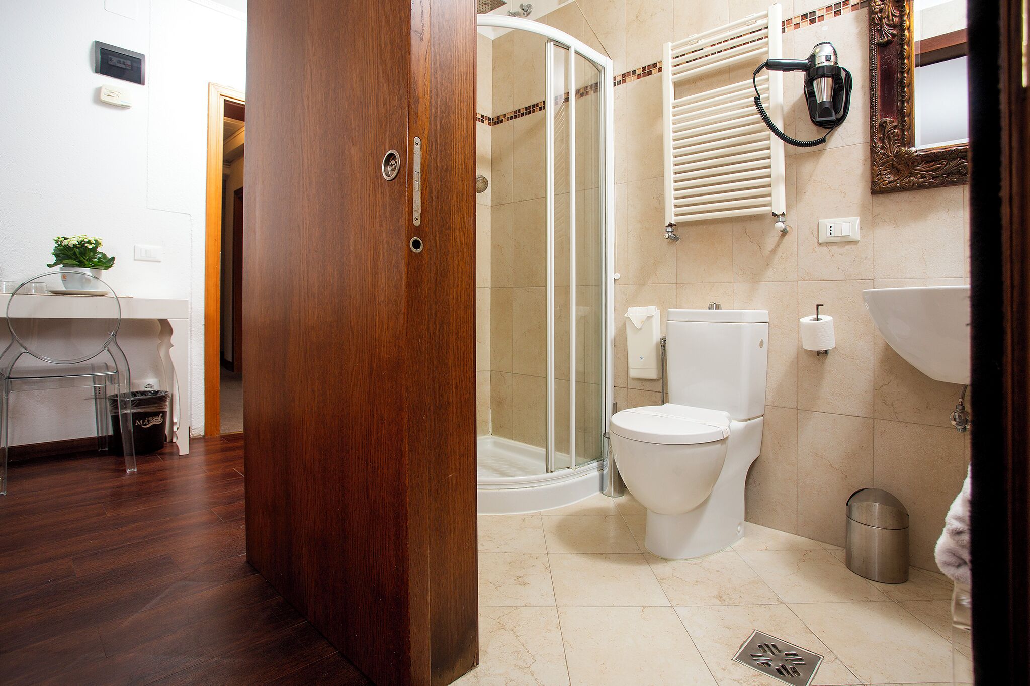 triple room | bathroom | shower, free toiletries, hair dryer, towels