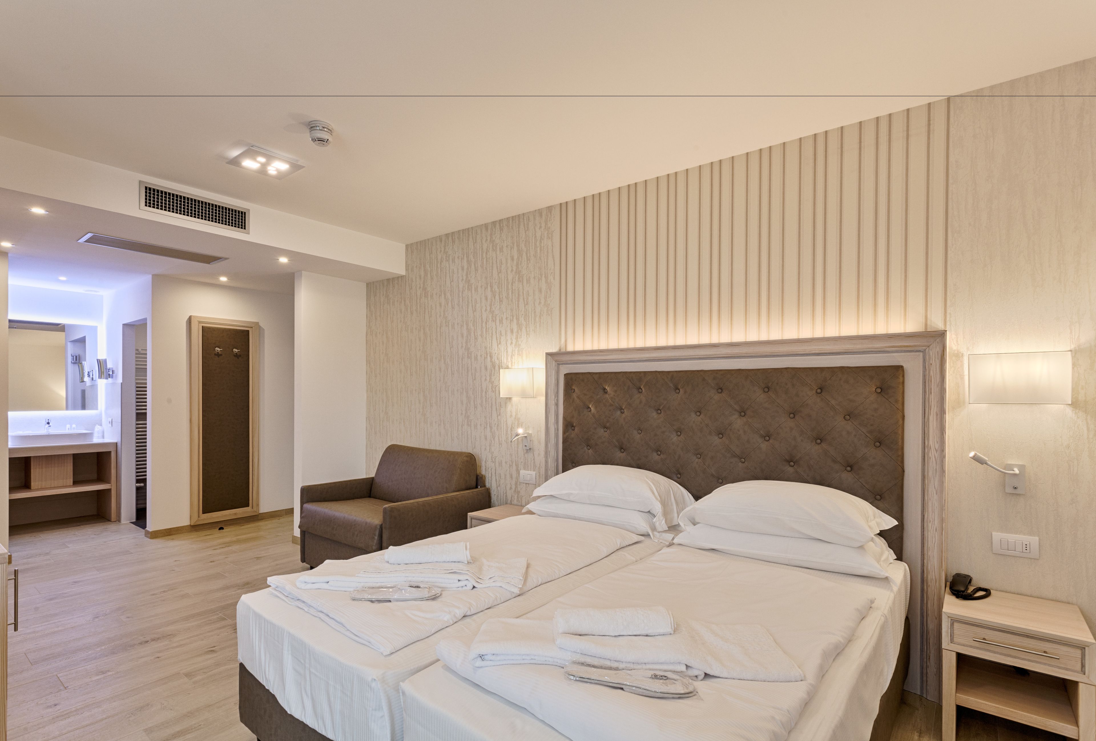 premium bedding, in-room safe, soundproofing, cots/infant beds