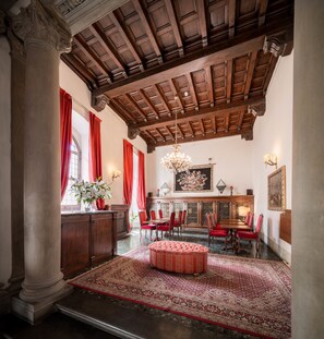 Petit déjeuner buffet (15.00 EUR par personne)