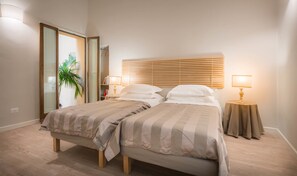 Apartment, 2 Bedrooms | Down duvets, in-room safe, desk, soundproofing - Hotel Torre Guelfa (Florence)