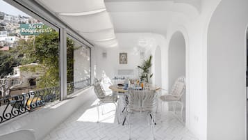 Desayuno a la carta incluido todos los días