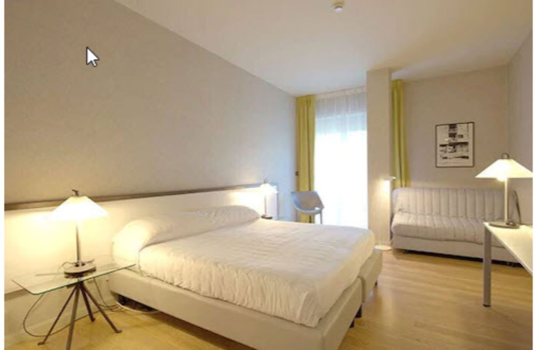 Minibar, in-room safe, laptop workspace, iron/ironing board