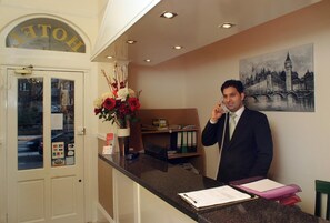 Lobby - Prime Inn Hotel (London)