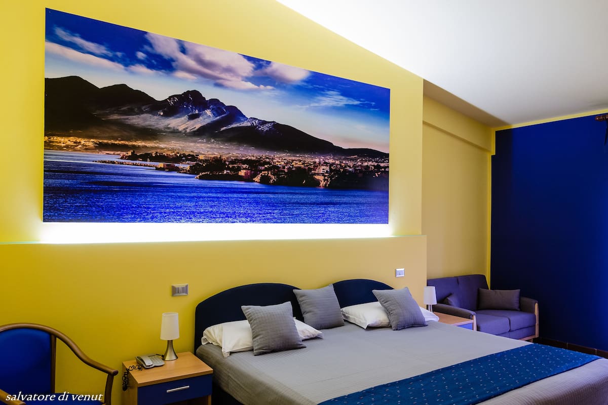 superior double room | minibar, in-room safe, individually decorated, desk