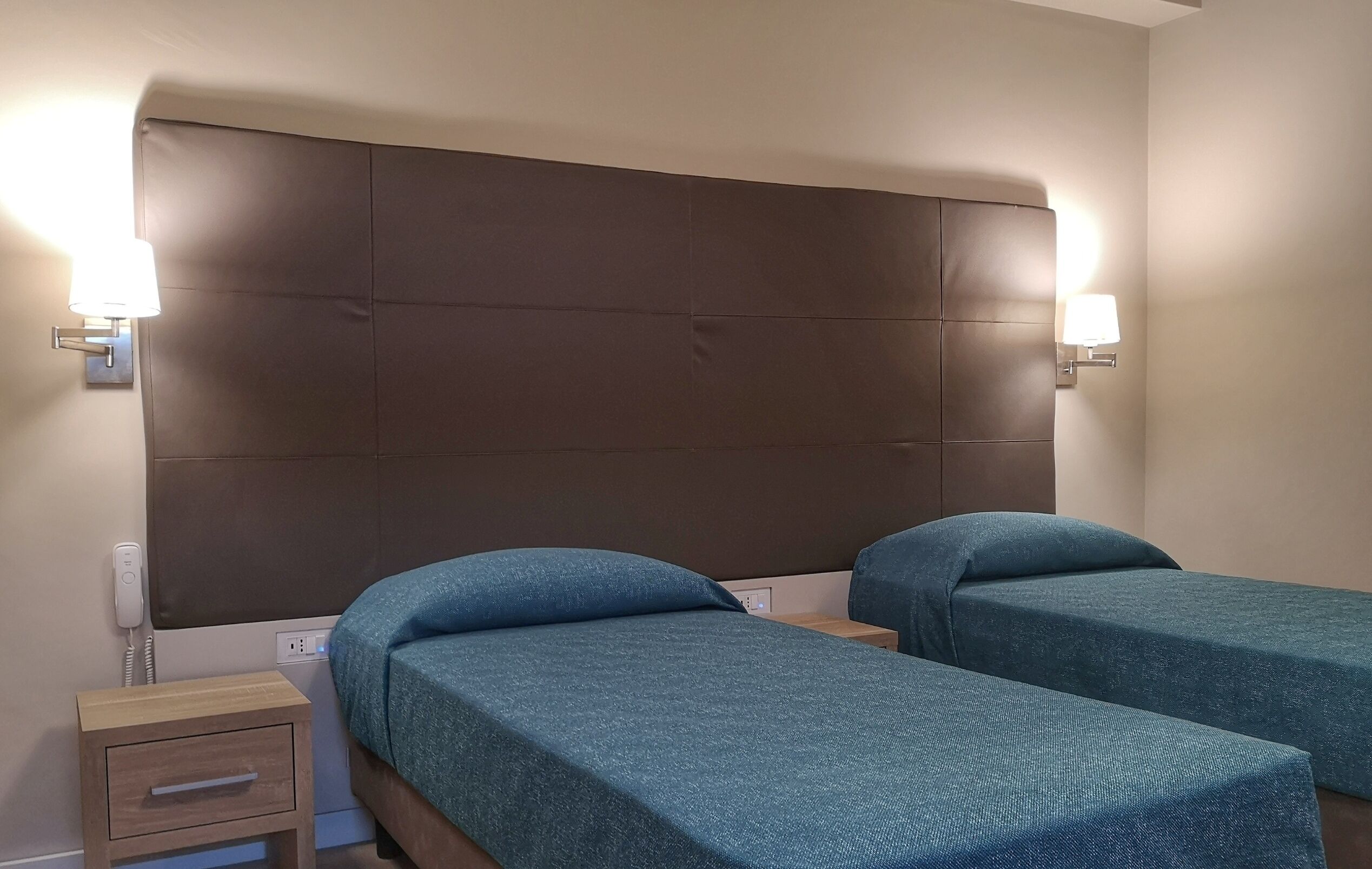 minibar, in-room safe, individually decorated, desk