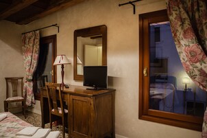 Minibar, in-room safe, soundproofing, free WiFi