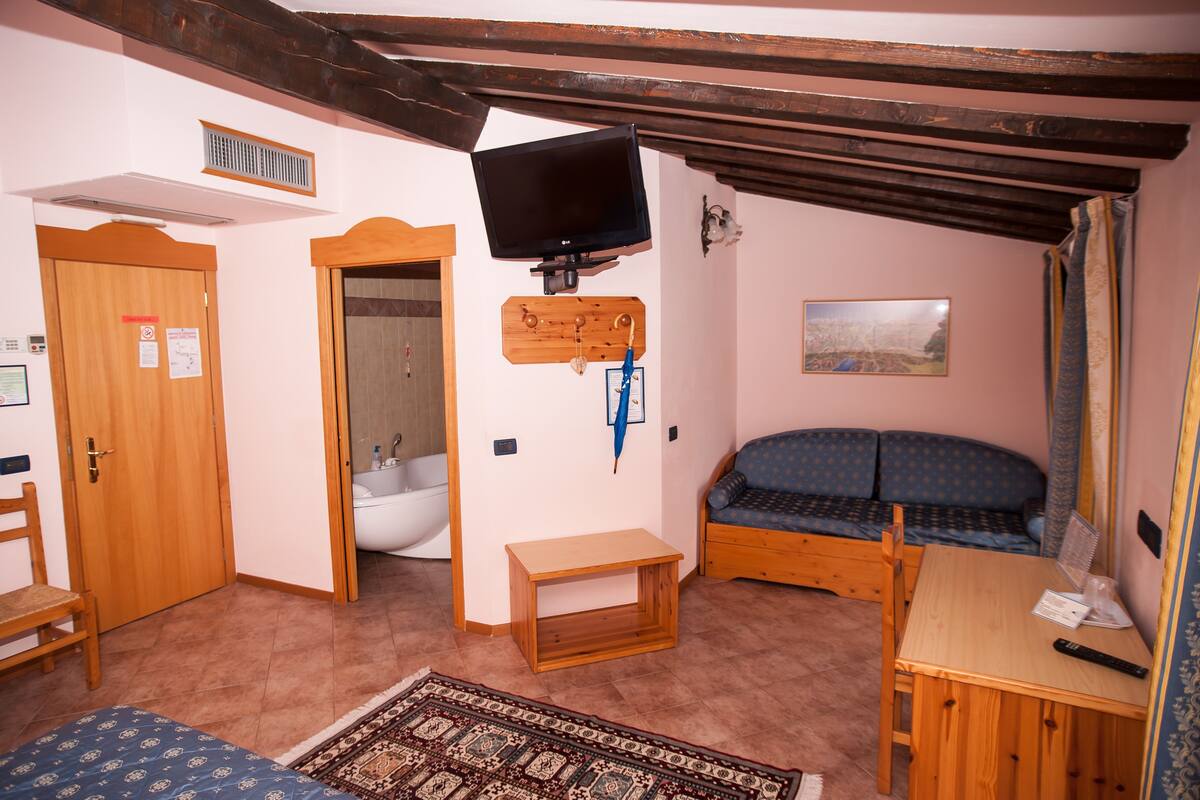 suite | living area | tv