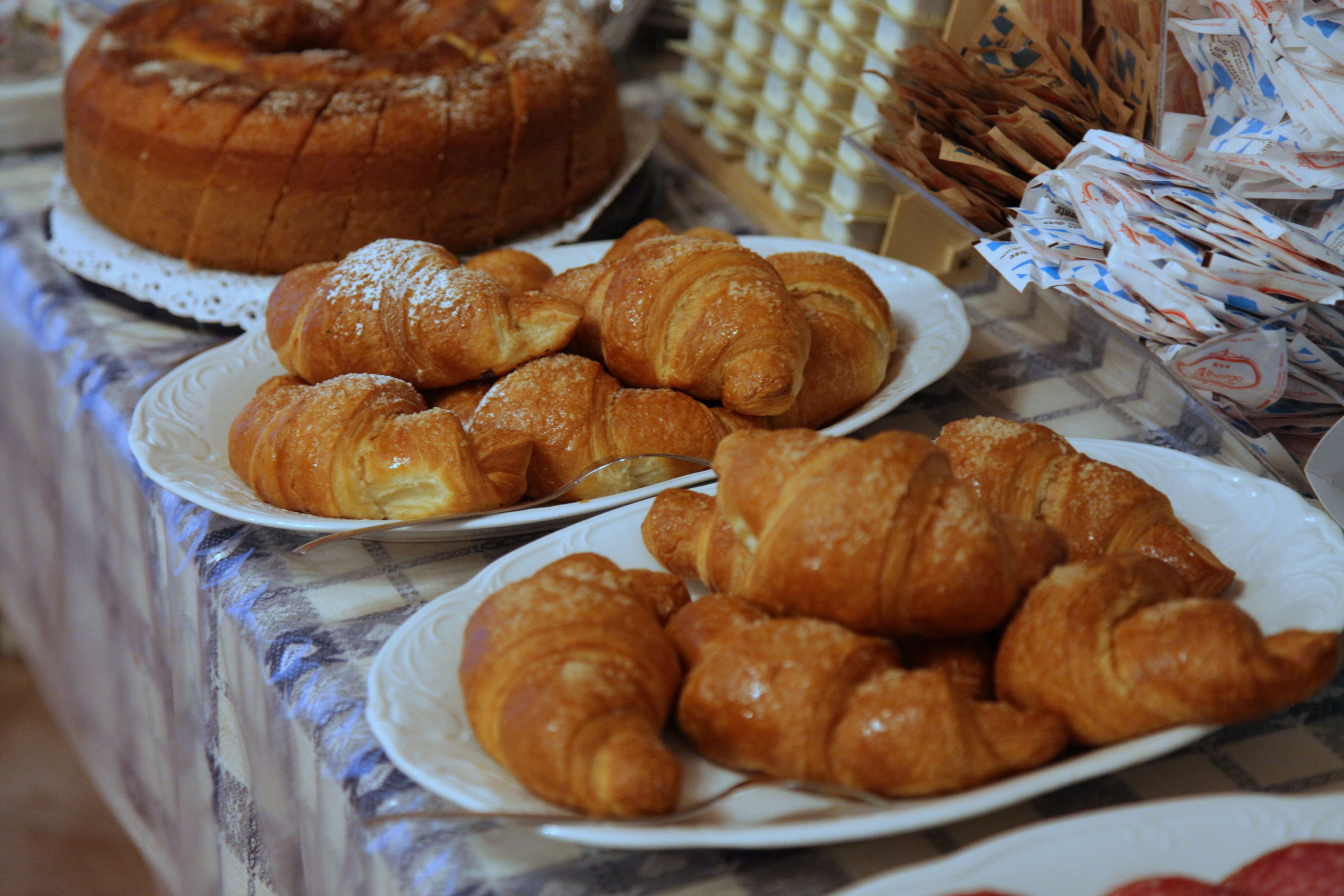 lunch and dinner served, al fresco dining