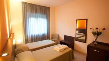 Coffres-forts dans les chambres, bureau, Wi-Fi gratuit, draps fournis