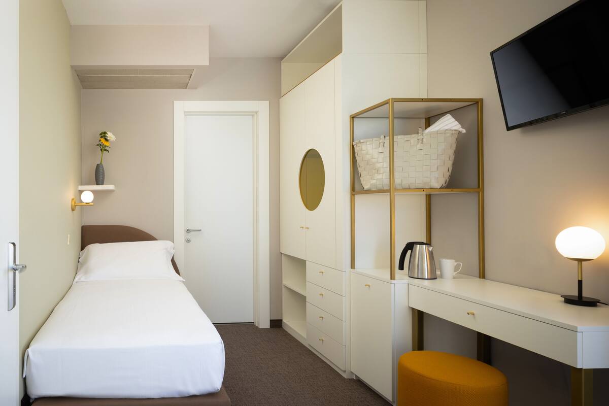 Dobbeltrom for 1 person | Minibar, safe på rommet, skrivebord og lydisolert