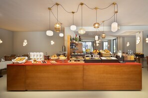 Desayuno buffet incluido todos los días 