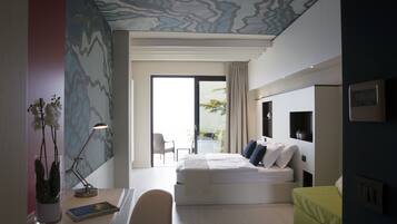 Deluxe Double Room | 1 bedroom, minibar, in-room safe, individually furnished
