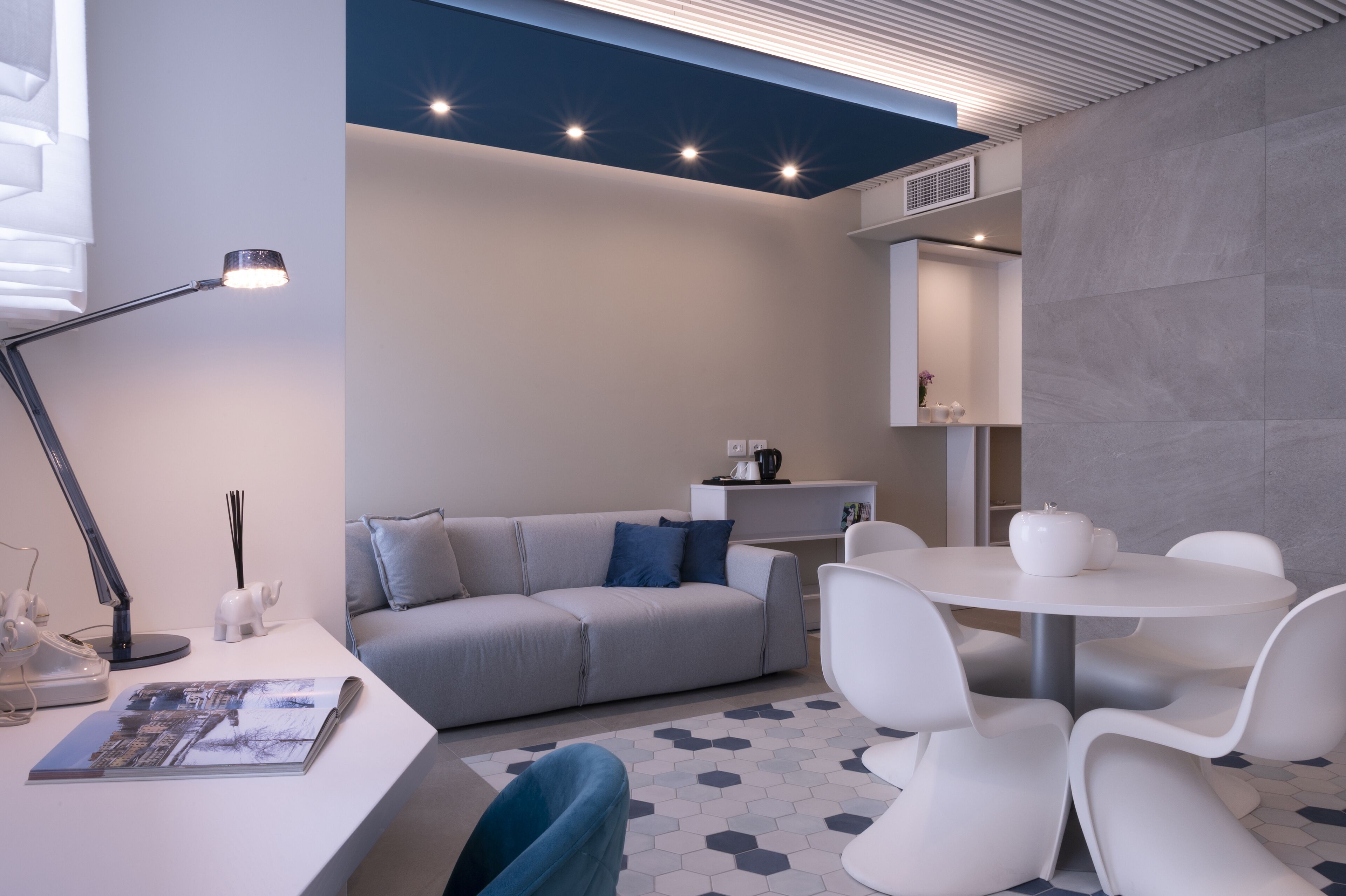 suite, lake view | 1 bedroom, minibar, in-room safe, individually furnished