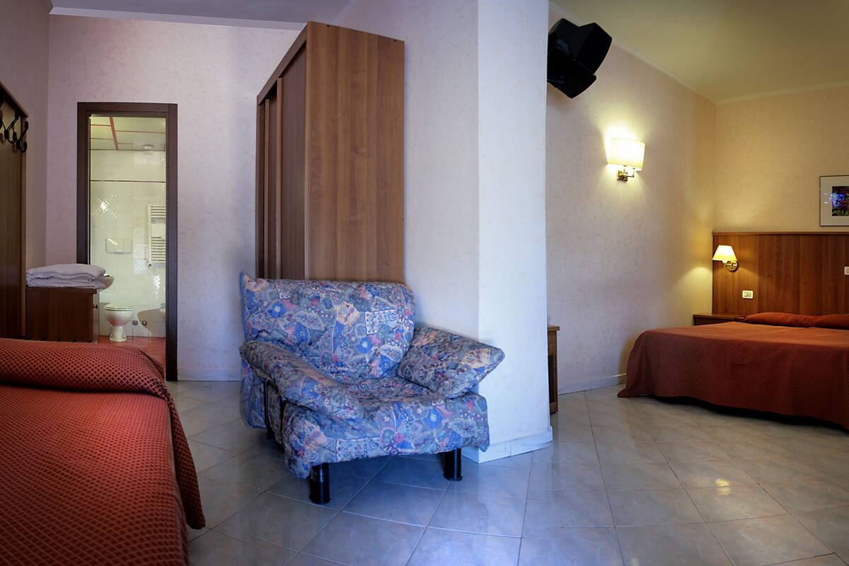 Triple Room | In-room safe, desk, cribs (free), WiFi (free)