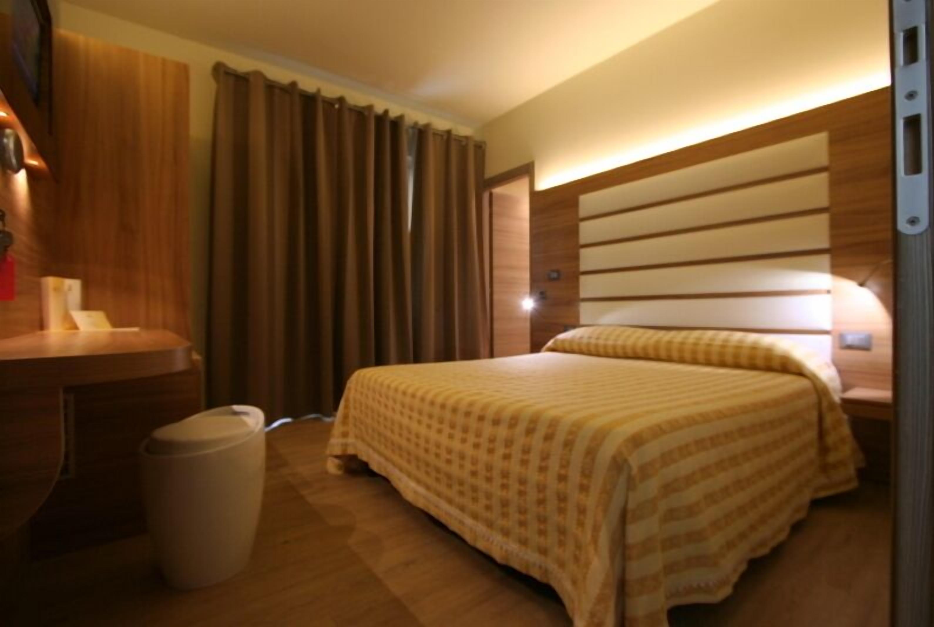superior double room | in-room safe, desk, soundproofing, free wifi