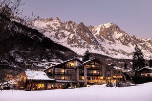 Front of property - Auberge de La Maison (Courmayeur)