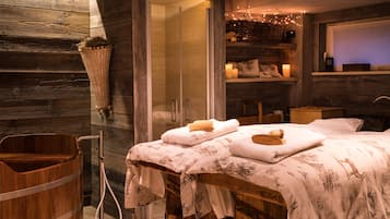 Salas para tratamentos a dois, sauna seca, banheira de hidromassagem