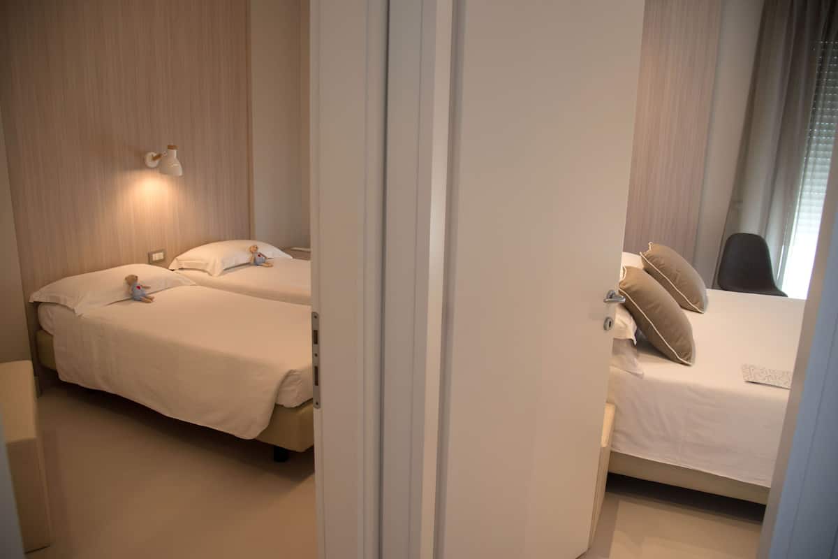 Family Room, 2 Bedrooms, Ocean View
