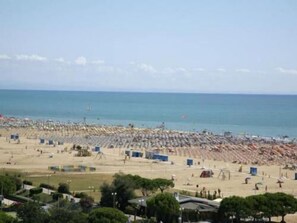 Private beach nearby, sun loungers, beach umbrellas - Hotel Parigi (San Michele al Tagliamento)