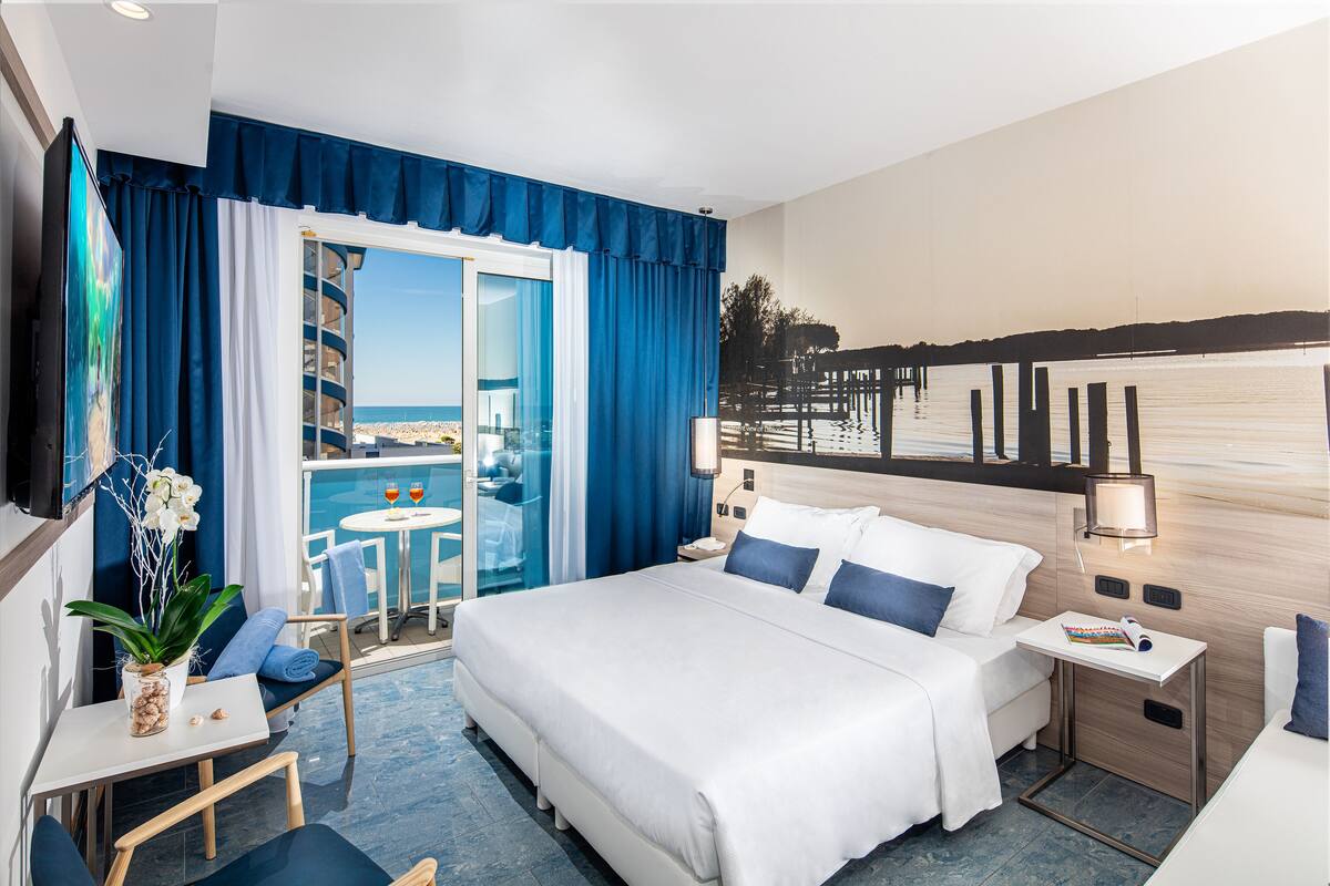 superior room | in-room safe, desk, soundproofing, free wifi