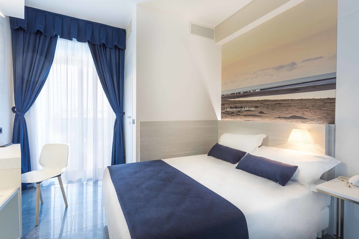 In-room safe, desk, soundproofing, WiFi (free)