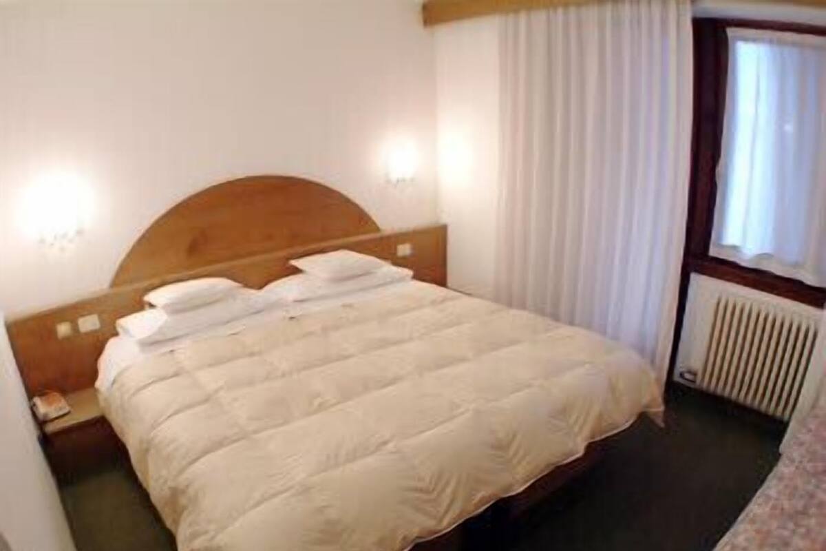 Classic Double or Twin Room | WiFi, individually furnished, bed sheets