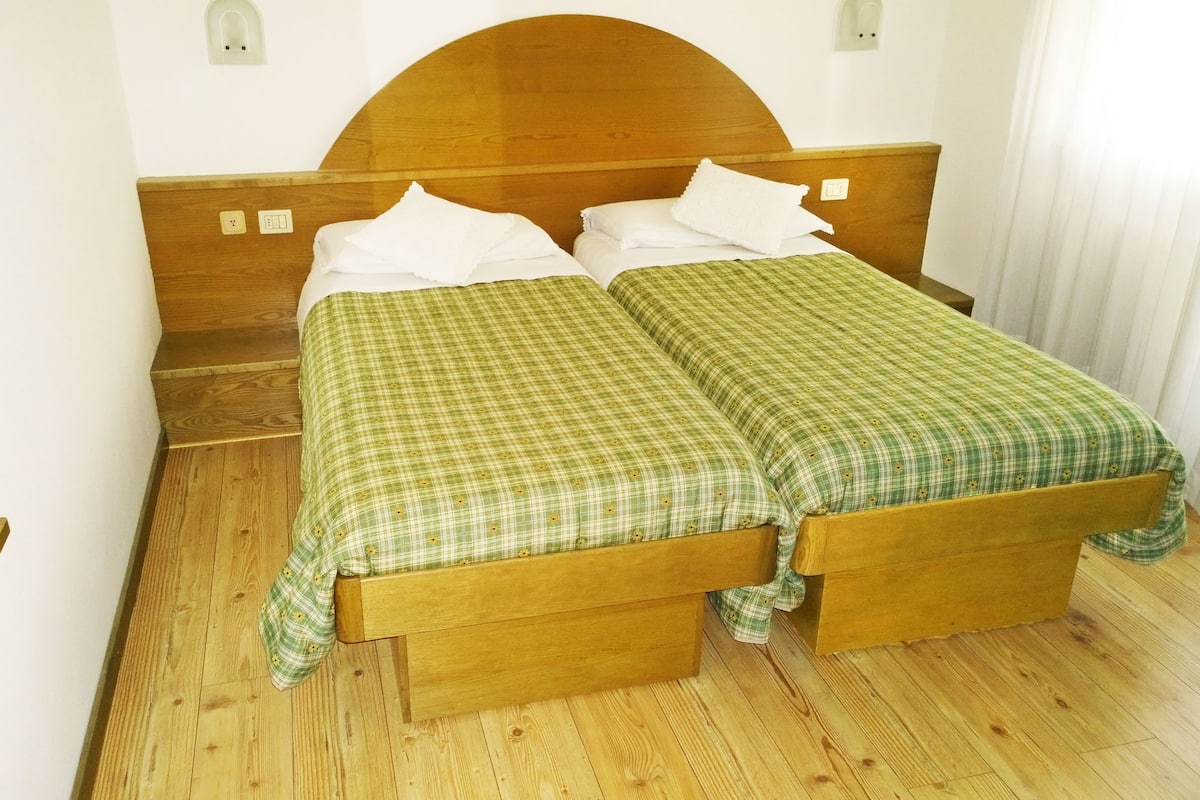 Standard Twin Room | 1 bedroom, individually furnished, WiFi, bed sheets