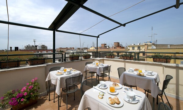Terrace/patio - Hotel Corallo (Rome)