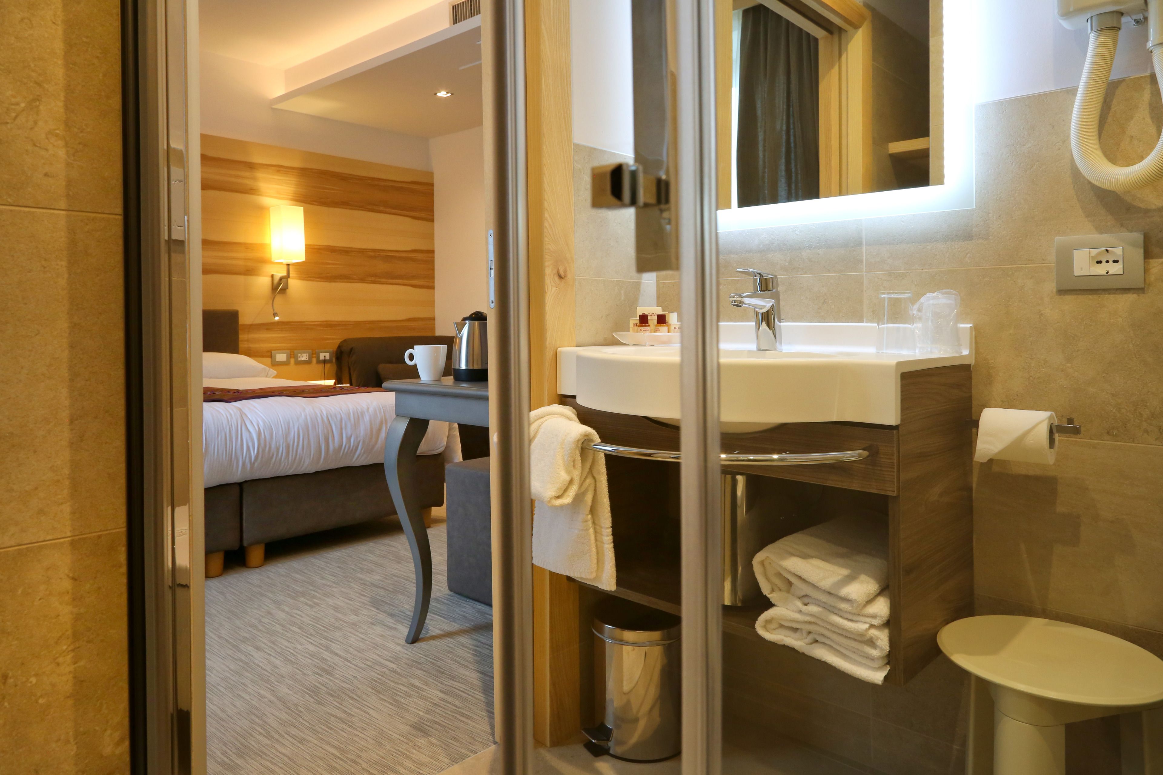 1 bedroom, premium bedding, in-room safe, desk