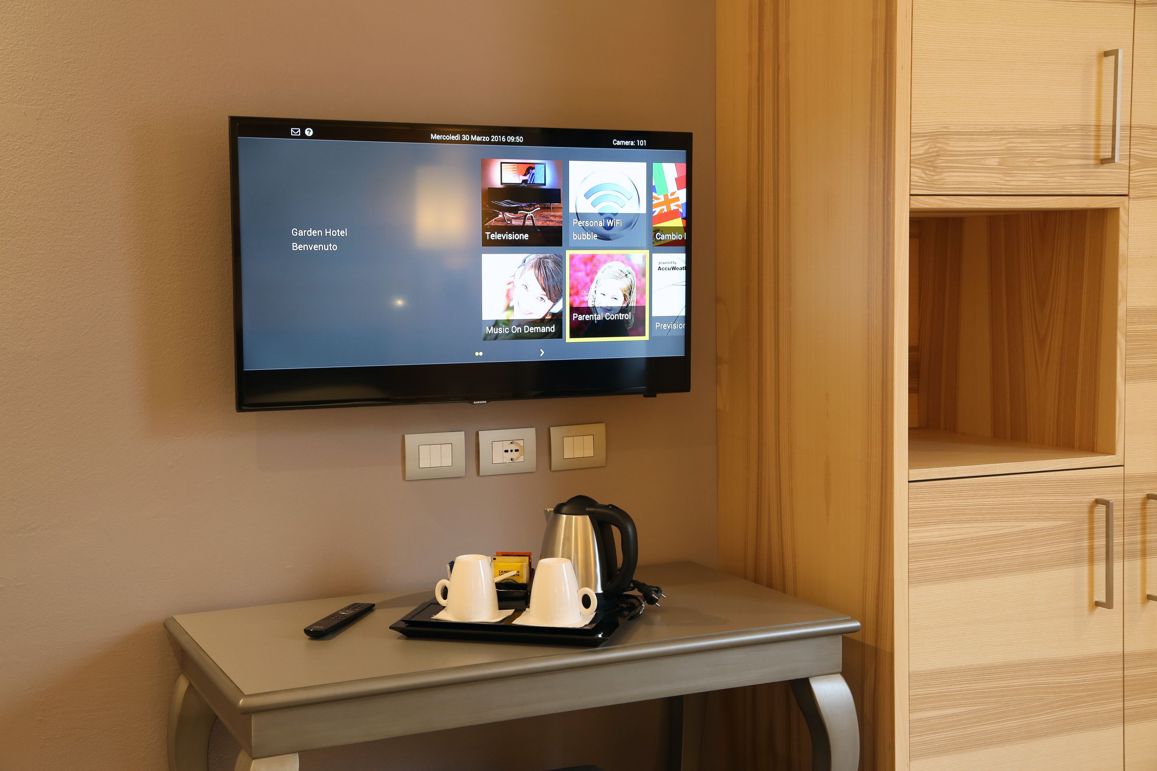 triple room | 1 bedroom, premium bedding, in-room safe, desk