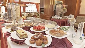 Frühstück und Abendessen, italienische Küche