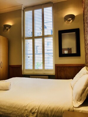 In-room safe, desk, iron/ironing board, free WiFi