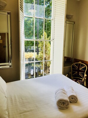 Superior Double Room, Ensuite | In-room safe, desk, iron/ironing board (on request), WiFi (free) - The Excelsior Hotel (London)