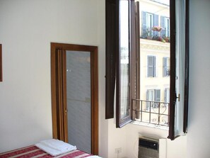 Chambre Simple Classique, vue ville (bagno privato) | Vue de la chambre