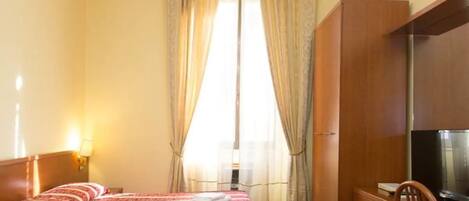 Minibar, coffres-forts dans les chambres, bureau, chambres insonorisées