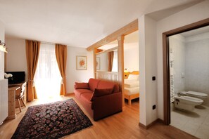 Standard Double Room | In-room safe, desk, free WiFi - Hotel Montana (Pinzolo)