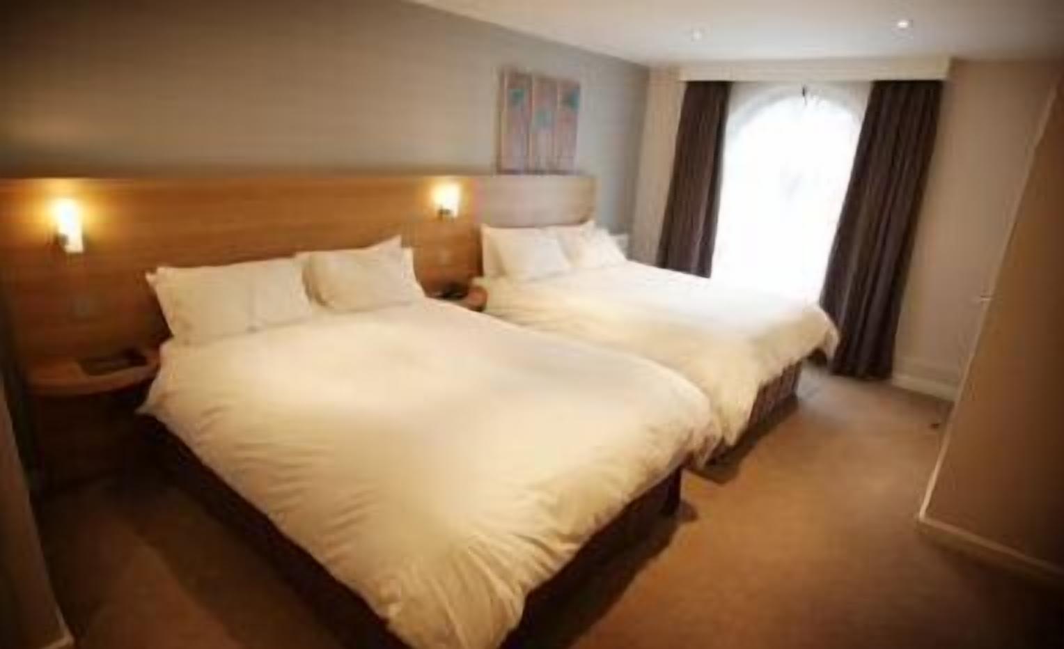 twin room | in-room safe, laptop workspace, iron/ironing board, free wifi