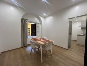 Comfort Apartment | Living area | Smart TV - Hotel Ercoli (Rome)