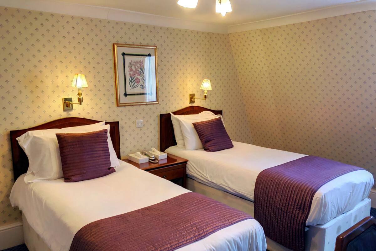 In-room safe, desk, iron/ironing board (on request), WiFi (free)