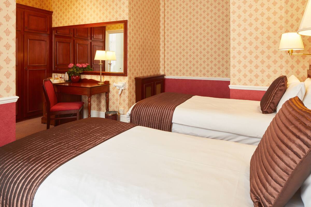In-room safe, desk, iron/ironing board (on request), WiFi (free)