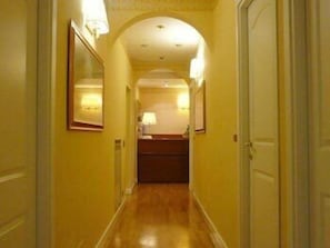 Hallway - Hotel Fenicia (Rome)